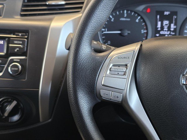 2019 Nissan Navara RX