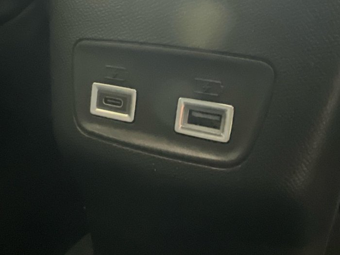 2024 Peugeot 2008 GT Hybrid