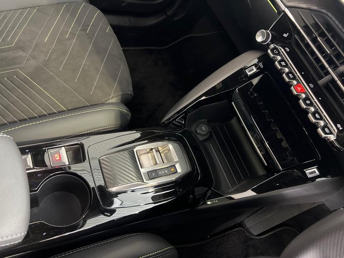 2024 Peugeot 2008 GT Hybrid