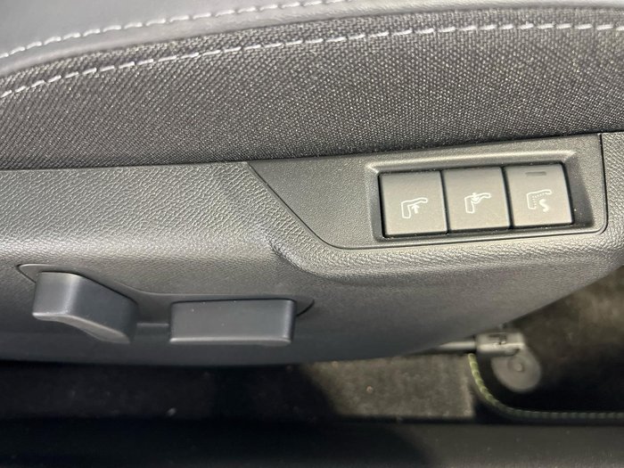 2024 Peugeot 2008 GT Hybrid