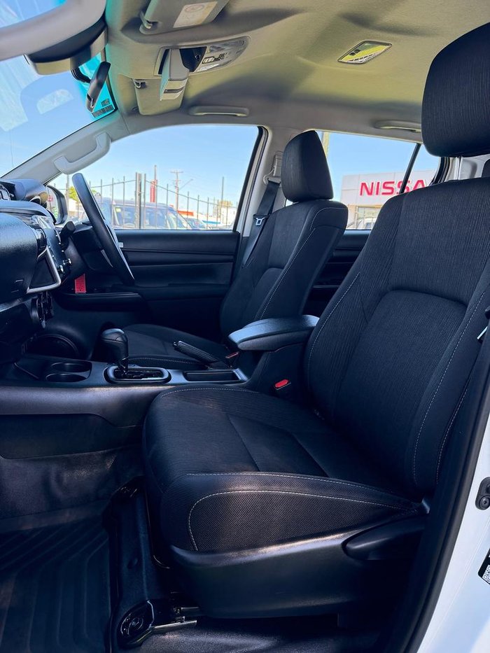 2024 Toyota Hilux SR