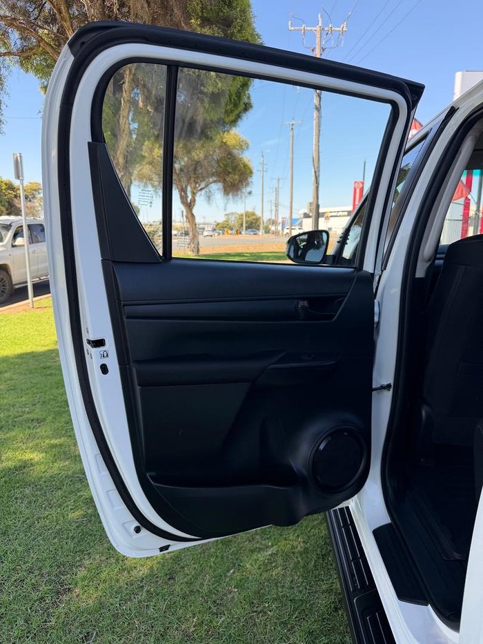 2024 Toyota Hilux SR