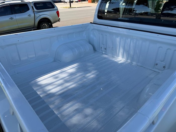 2024 Toyota Hilux SR