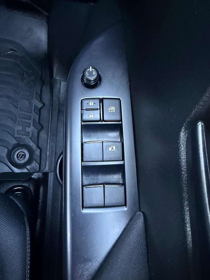 2024 Toyota Hilux SR