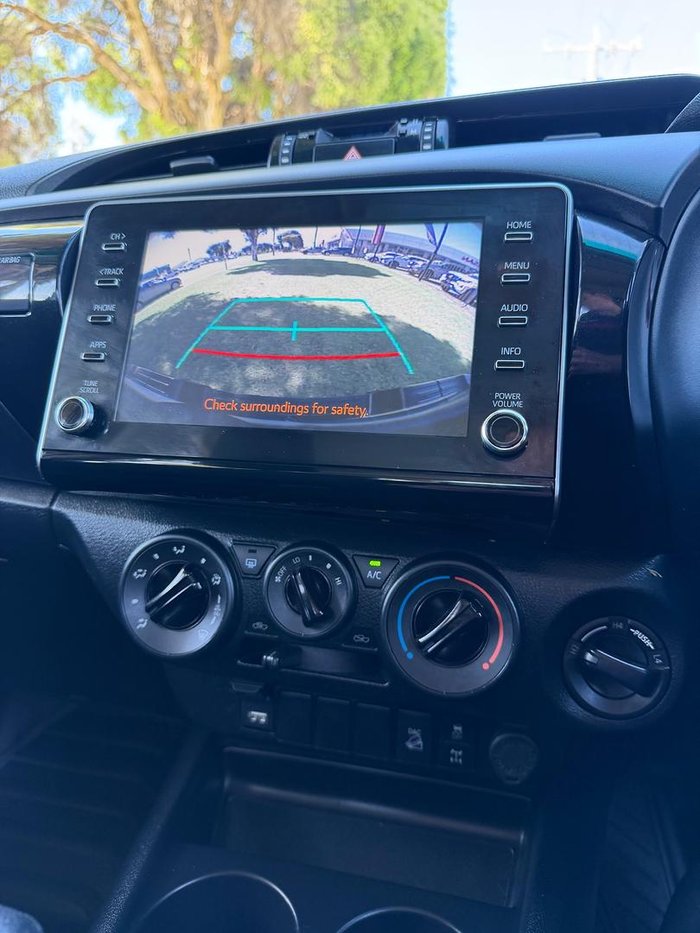 2024 Toyota Hilux SR