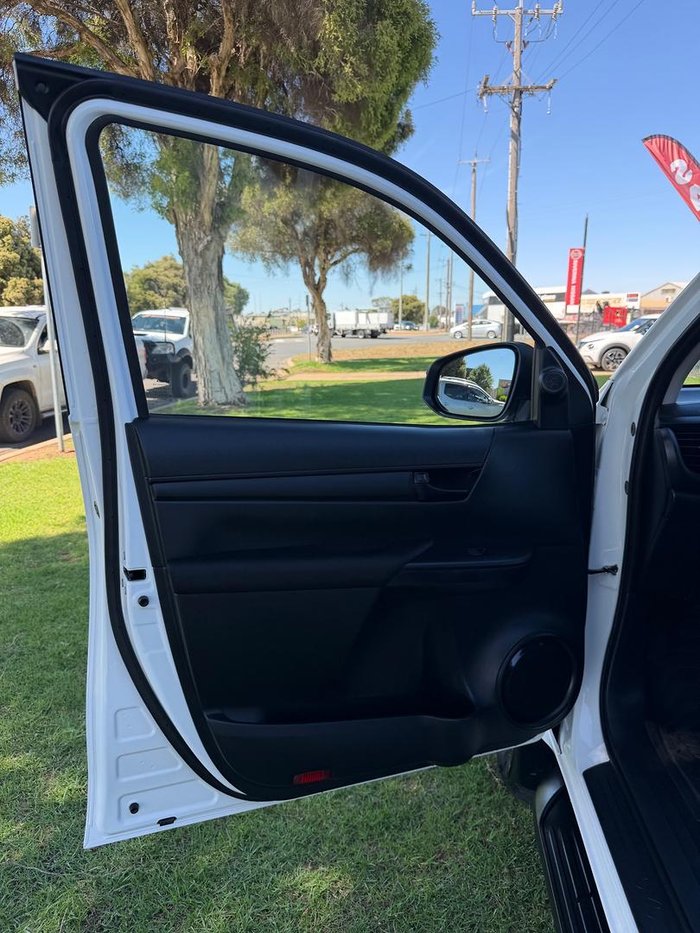 2024 Toyota Hilux SR