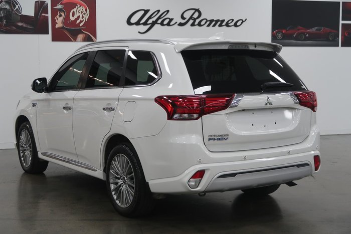 2021 Mitsubishi Outlander Exceed