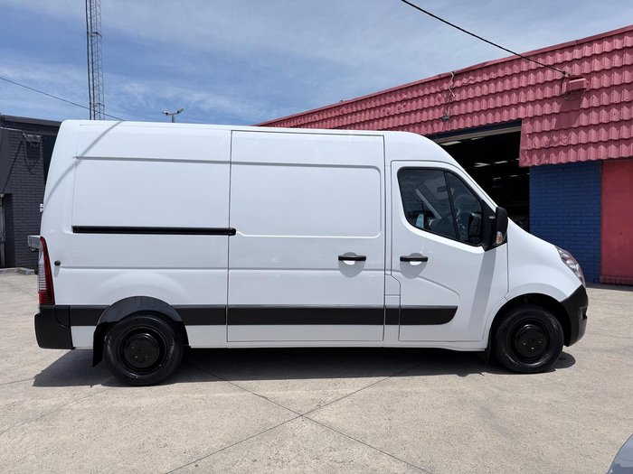 2019 Renault Master X62 Mineral White