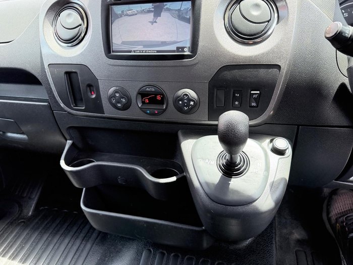 2019 Renault Master X62 Mineral White