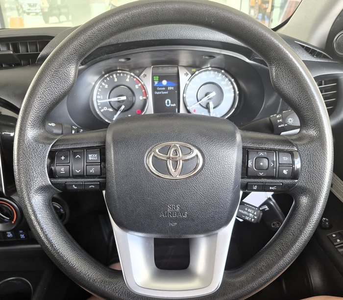 2021 Toyota Hilux SR