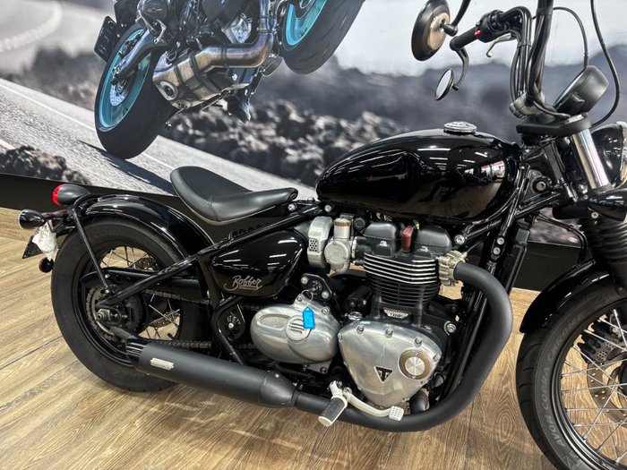 2019 Triumph BONNEVILLE BOBBER Black