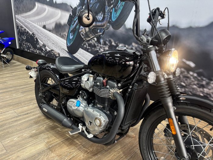 2019 Triumph BONNEVILLE BOBBER Black