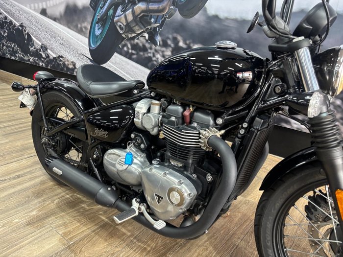 2019 Triumph BONNEVILLE BOBBER Black
