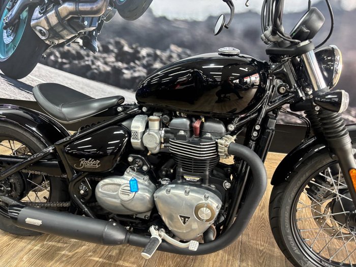 2019 Triumph BONNEVILLE BOBBER Black