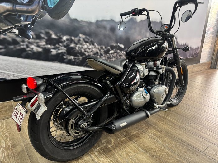 2019 Triumph BONNEVILLE BOBBER Black
