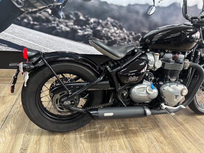 2019 Triumph BONNEVILLE BOBBER Black