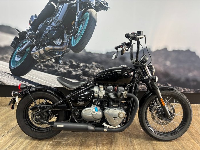 2019 Triumph BONNEVILLE BOBBER Black