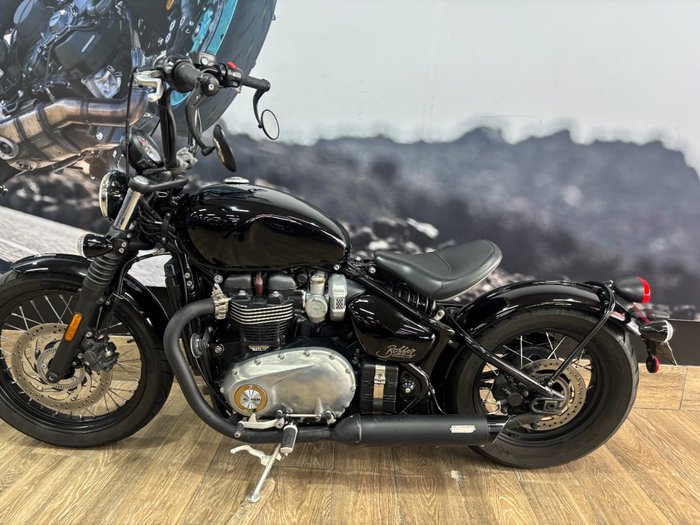 2019 Triumph BONNEVILLE BOBBER Black