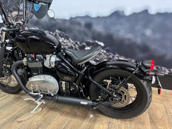 2019 Triumph BONNEVILLE BOBBER Black