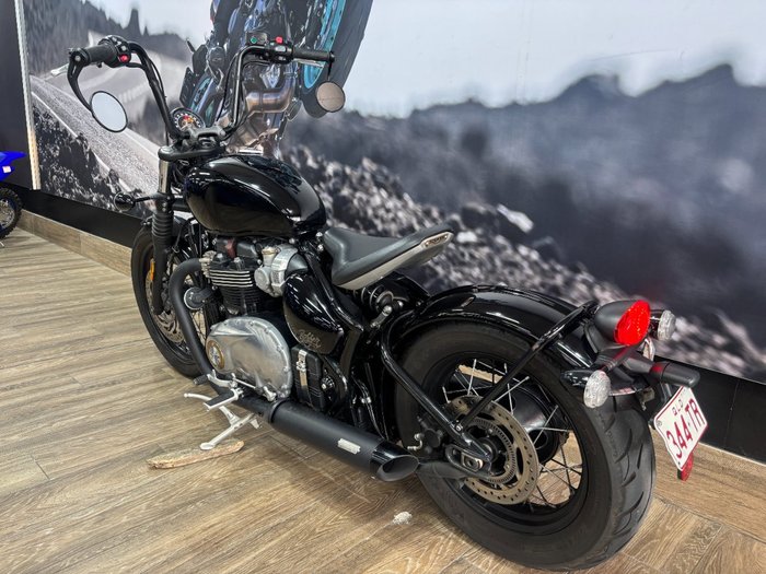 2019 Triumph BONNEVILLE BOBBER Black