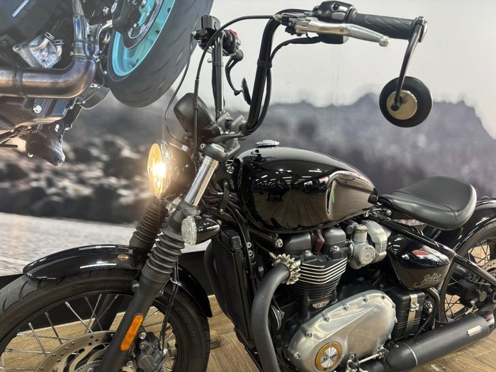 2019 Triumph BONNEVILLE BOBBER Black