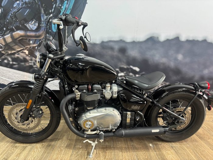 2019 Triumph BONNEVILLE BOBBER Black