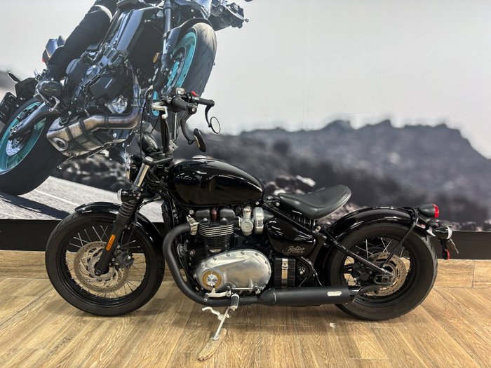 2019 Triumph BONNEVILLE BOBBER Black