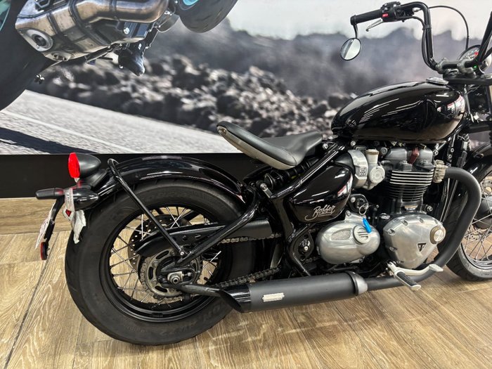2019 Triumph BONNEVILLE BOBBER Black