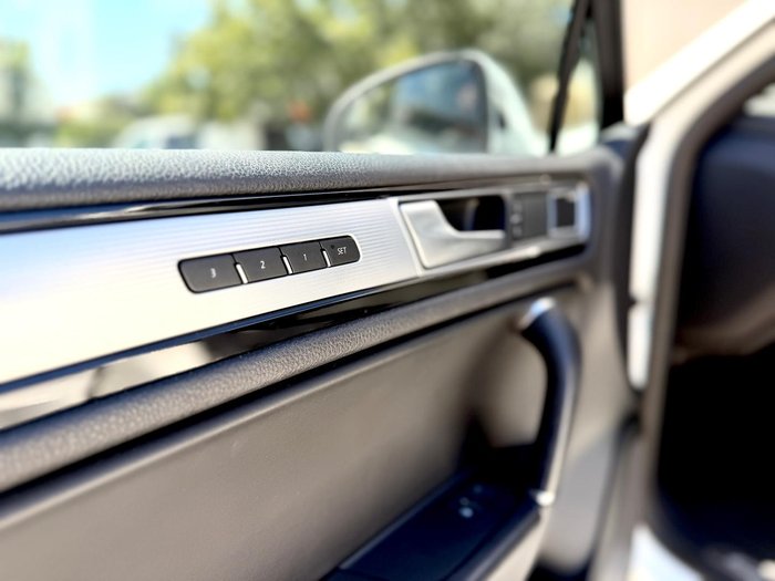 2016 Volkswagen Touareg V8 TDI R-Line 7P MY16 Four Wheel Drive Pure White