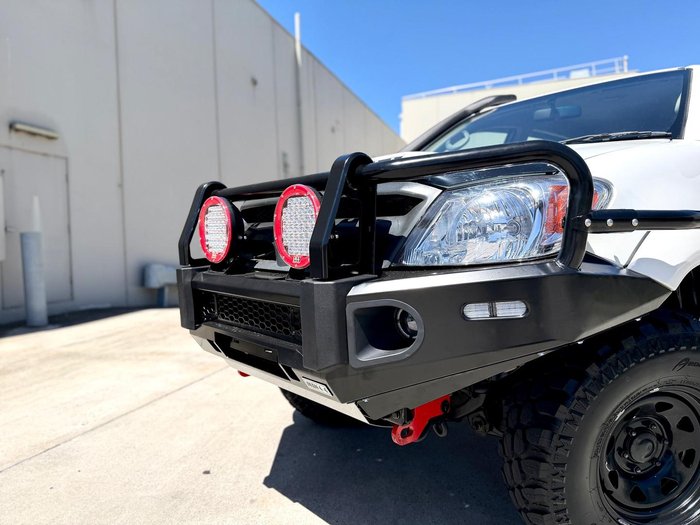 2005 Toyota Hilux SR KUN26R MY05 4X4 Glacier White