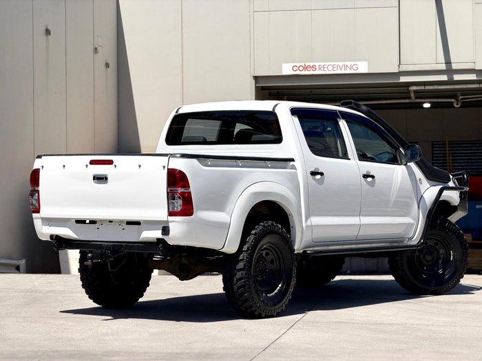 2005 Toyota Hilux SR KUN26R MY05 4X4 Glacier White