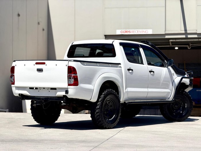 2005 Toyota Hilux SR KUN26R MY05 4X4 Glacier White