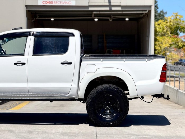 2005 Toyota Hilux SR KUN26R MY05 4X4 Glacier White
