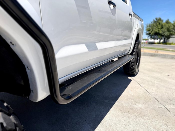 2005 Toyota Hilux SR KUN26R MY05 4X4 Glacier White