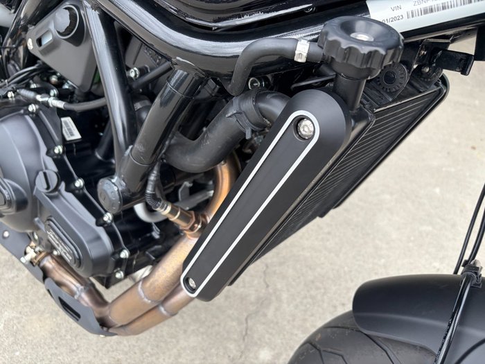 2022 Benelli LEONCINO (ABS) BLACK