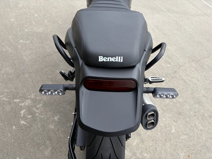 2022 Benelli LEONCINO (ABS) BLACK