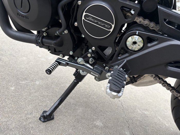 2022 Benelli LEONCINO (ABS) BLACK