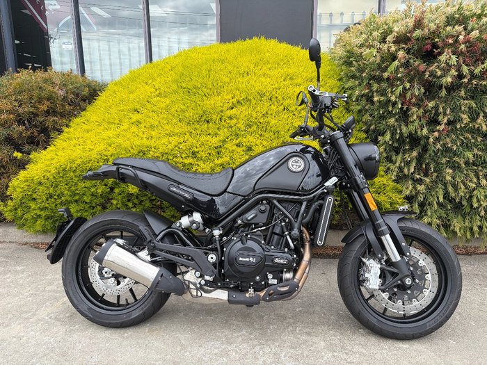2022 Benelli LEONCINO (ABS) BLACK