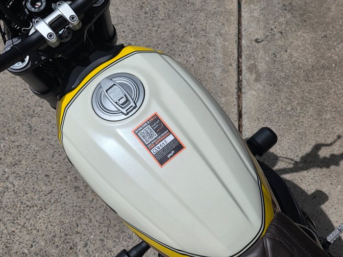 2017 DUCATI SCRAMBLER CLASSIC YELLOW