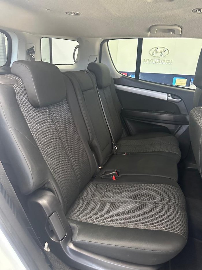 2015 Isuzu MU-X LS-U MY15 4x2 Silky White