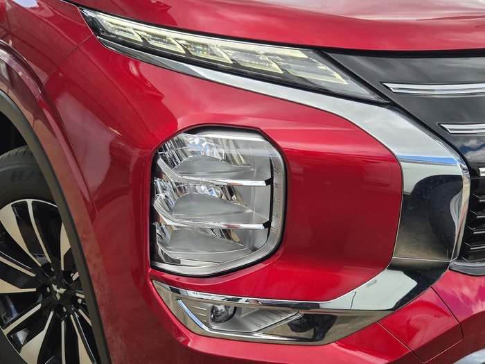 2025 Mitsubishi Outlander LS