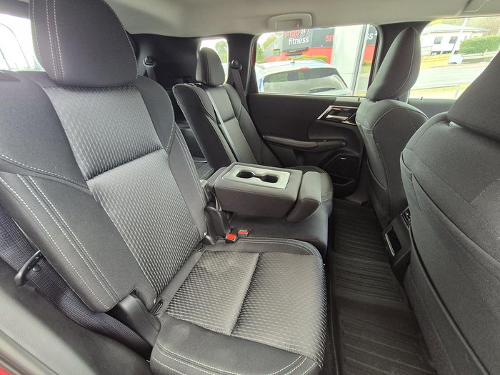 2025 Mitsubishi Outlander LS