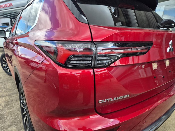 2025 Mitsubishi Outlander LS