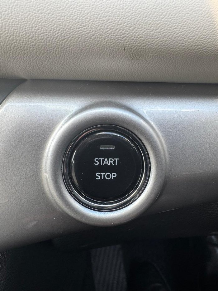 2023 Mahindra XUV700 AX7L