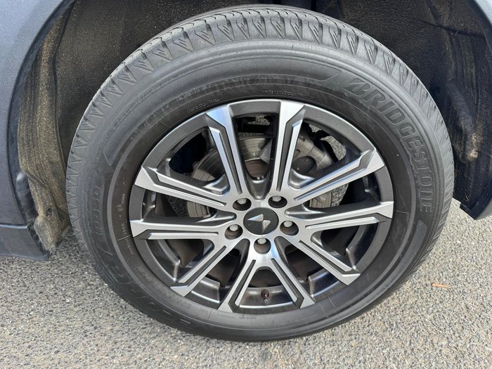 2023 Mahindra XUV700 AX7L