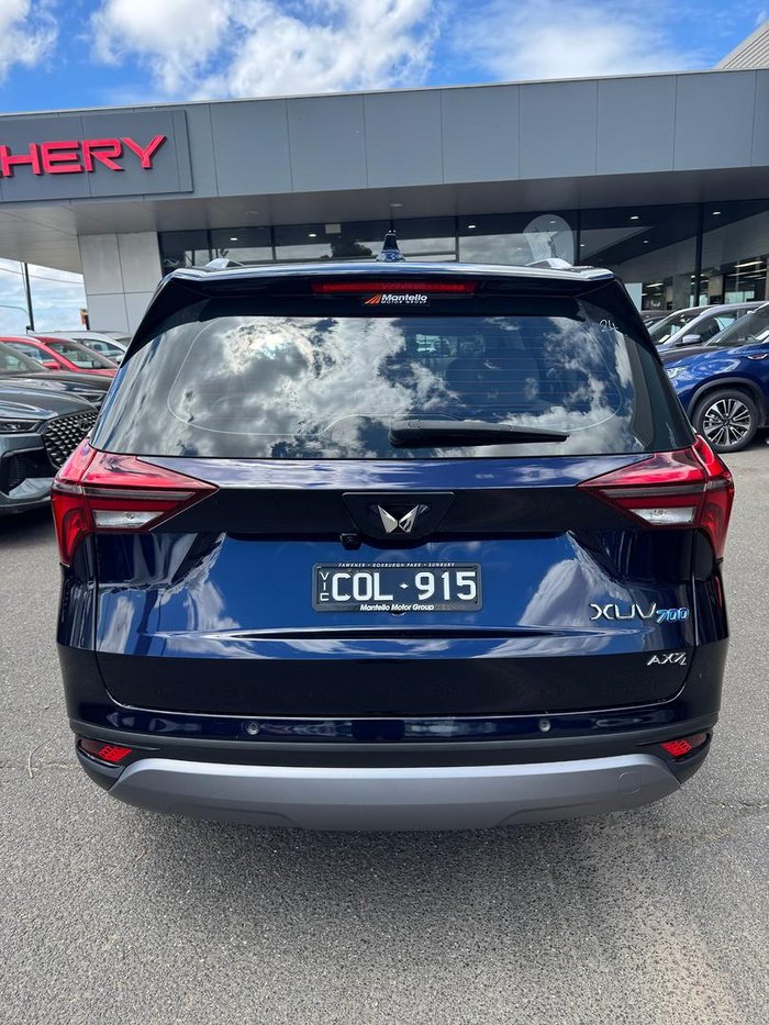 2023 Mahindra XUV700 AX7L