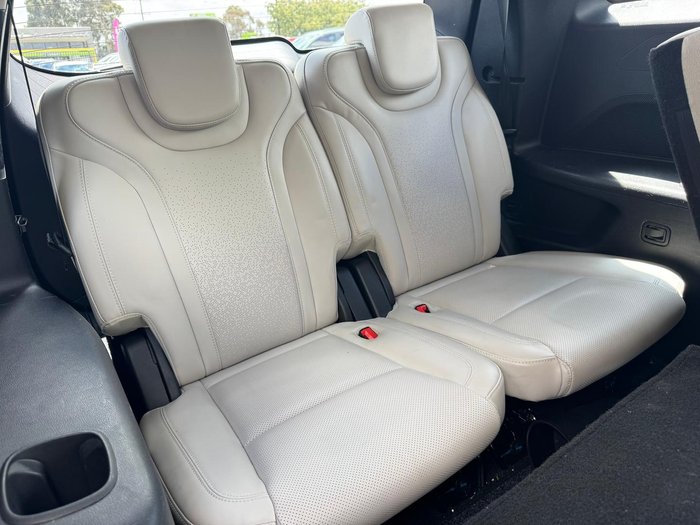 2023 Mahindra XUV700 AX7L