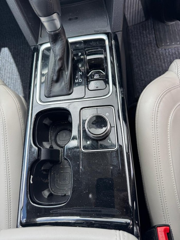 2023 Mahindra XUV700 AX7L