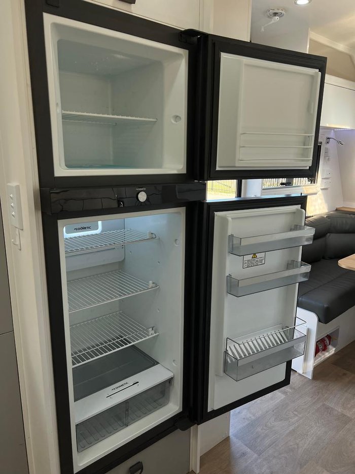 2024 Southern Cross Signature Series 19' Slide Out