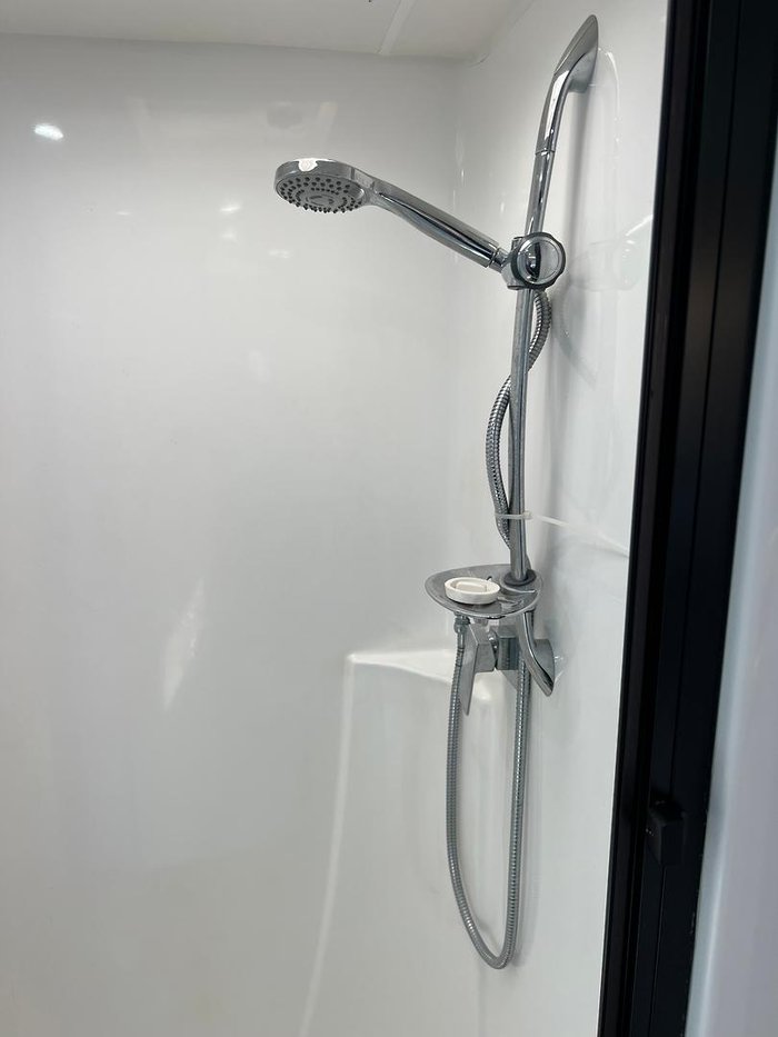 2024 Southern Cross Signature Series 19' Slide Out